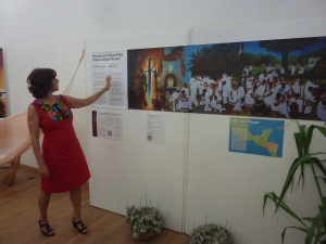 A Professora Drª. Inês Varela-Silva a guiar a visita